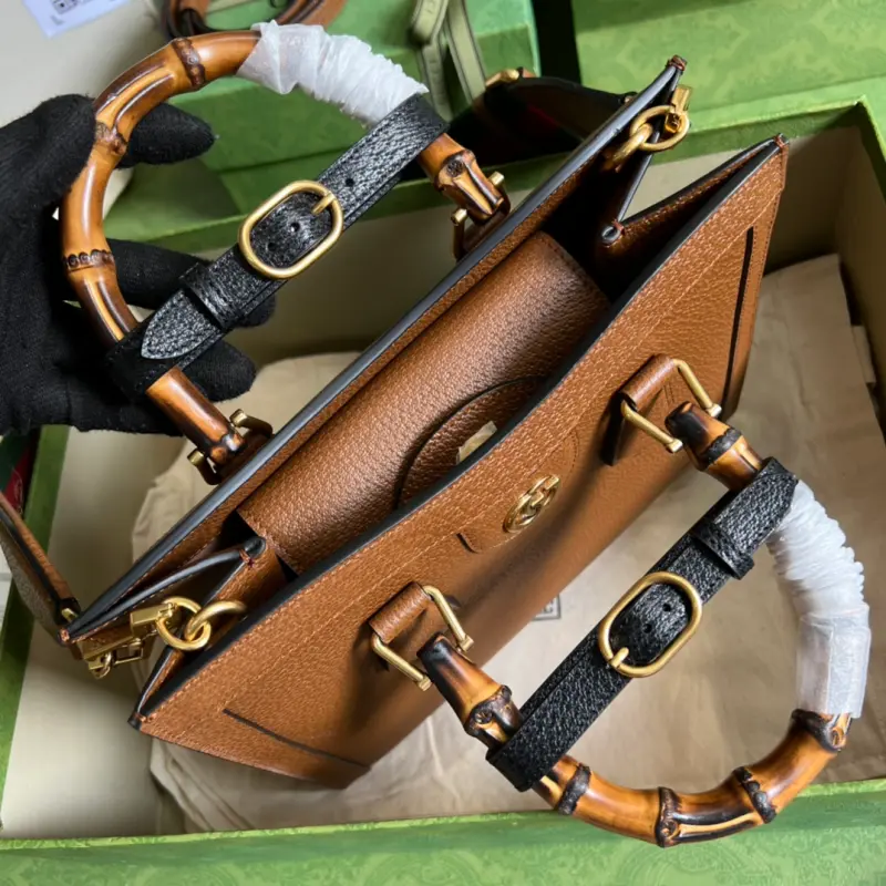 702721 CM 6 High-Quality Bags - Image 6