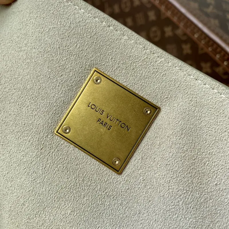 M25343 Green 47x30x14cm High Quality Bags - Image 6