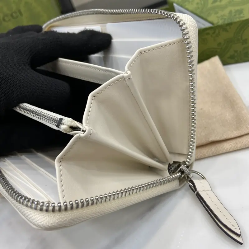 790057 CM 1 High-Quality Bags - Image 6