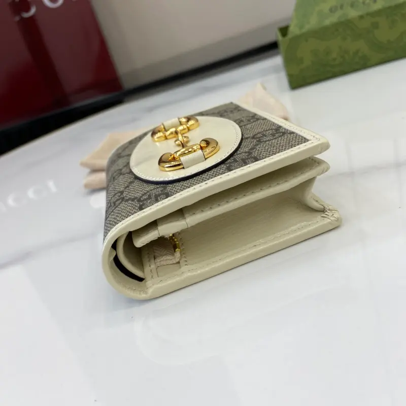 621887 CM 4 High-Quality Bags - Image 6