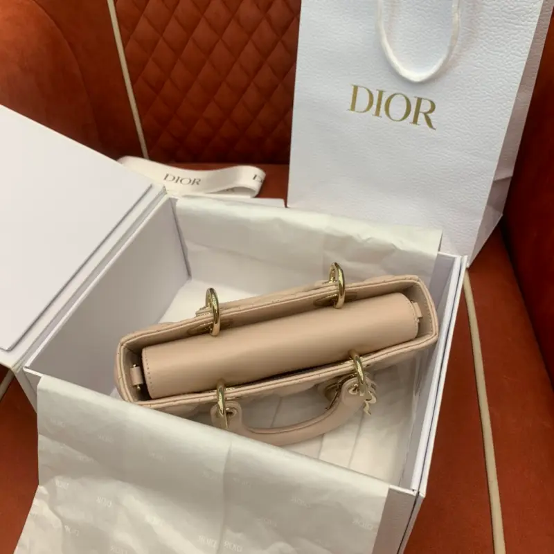 ML24 7 High Quality Bags - Image 6