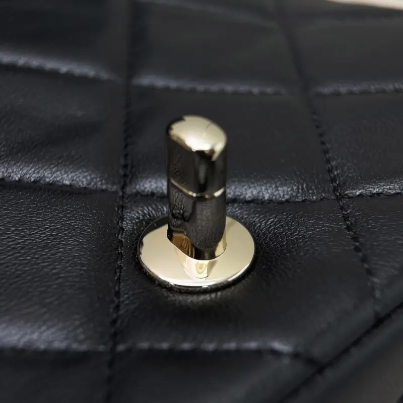 25p Wristband Handle Black High Quality Bags - Image 9