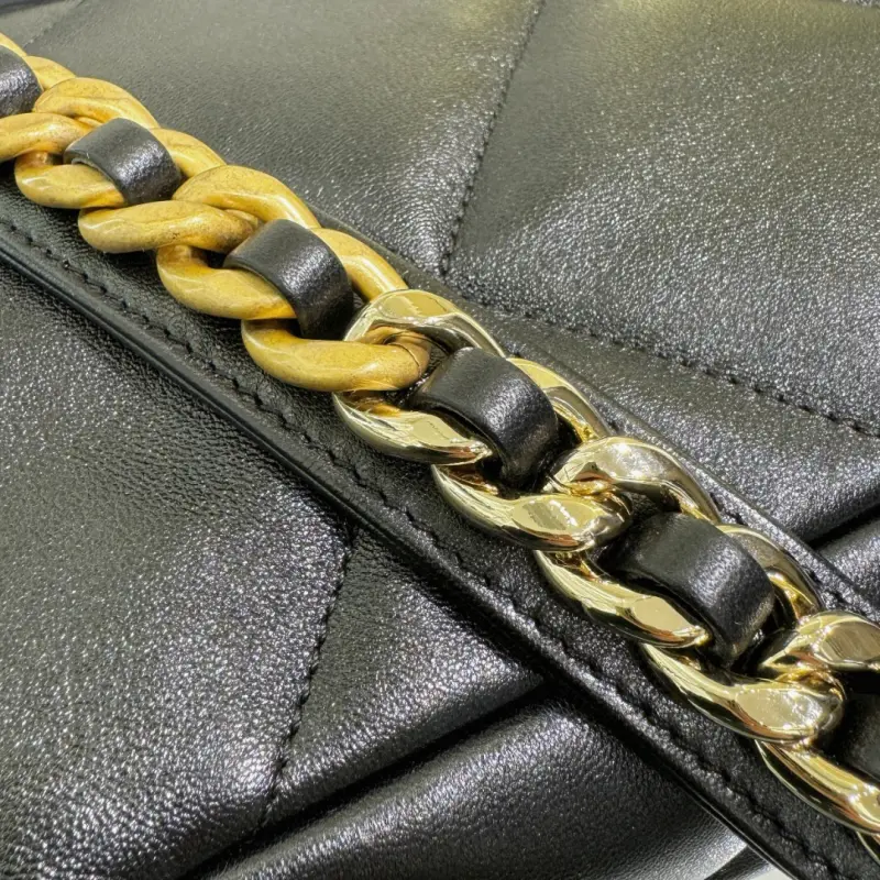 19 Bag Black Silver Medium 30cm High Quality Bags - Image 12