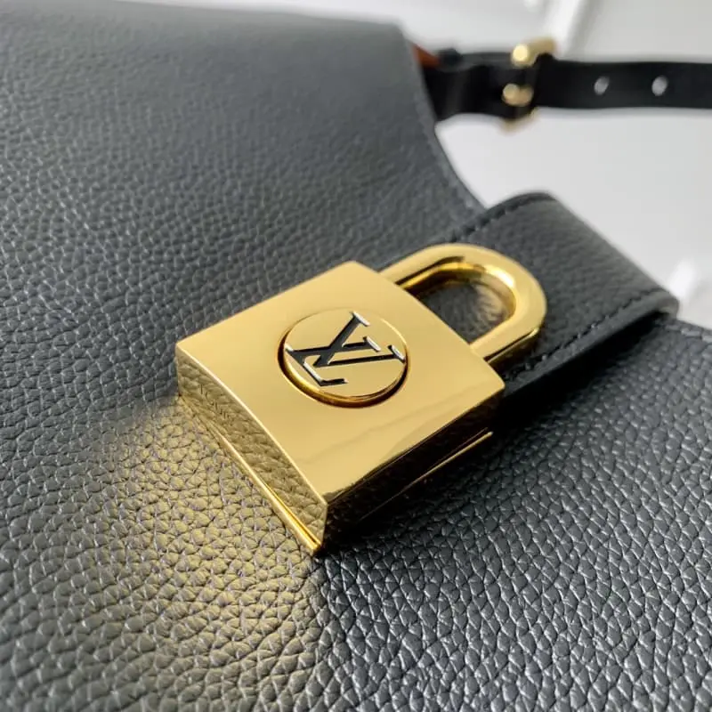 M24611 26x18x7cm High Quality Bags - Image 5