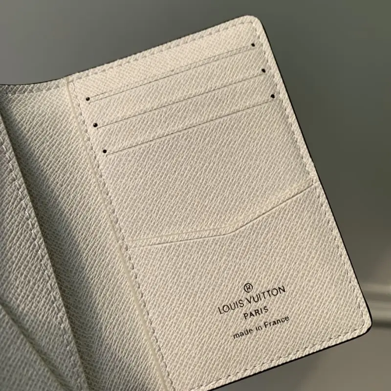 M83095 White 8x11x1cm High Quality Bags - Image 4