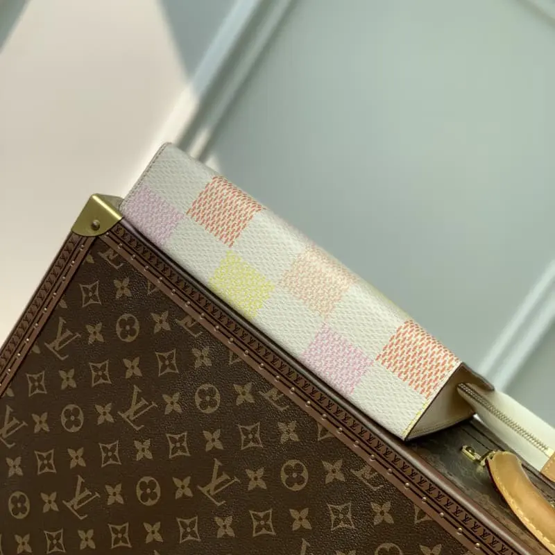 N47542 S1 26x20cm High Quality Bags - Image 4