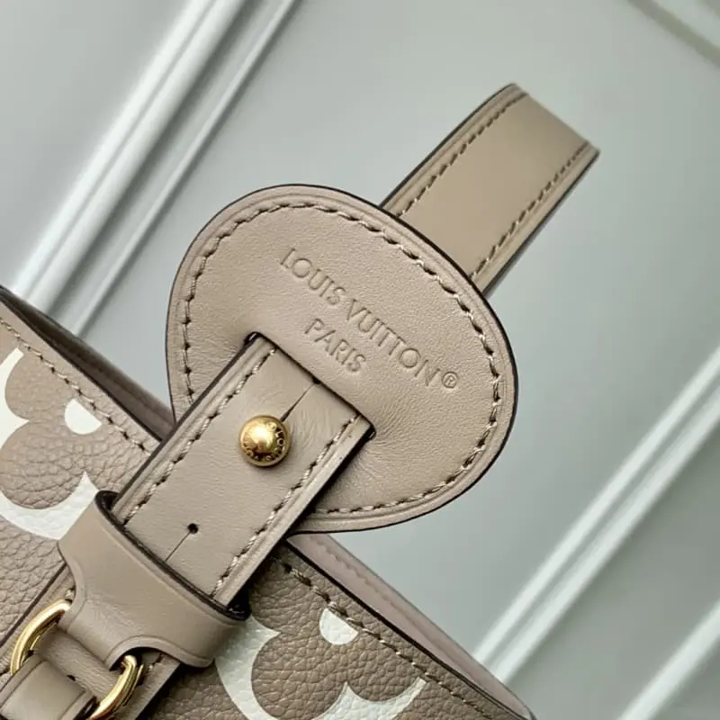 M13045 18x12x16cm High Quality Bags - Image 5