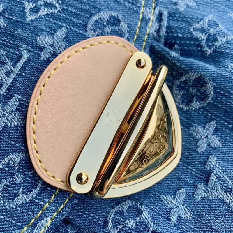 M46829 27x18x3cm High Quality Bags - Image 5