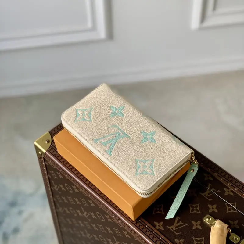 M69794 S3 19x10.5x2.5cm High Quality Bags - Image 5