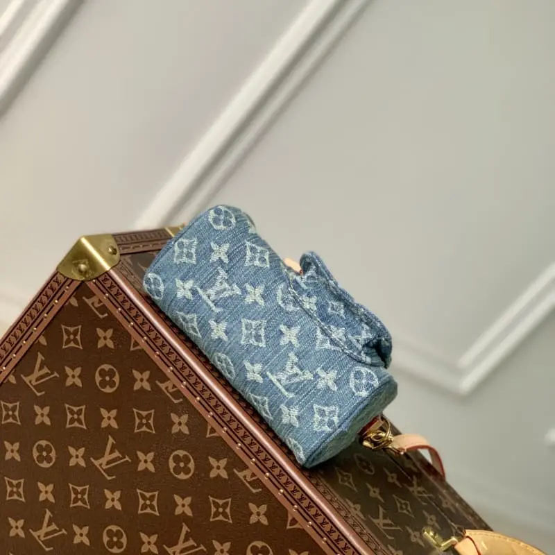 M82950 16x10x7.5cm High Quality Bags - Image 5