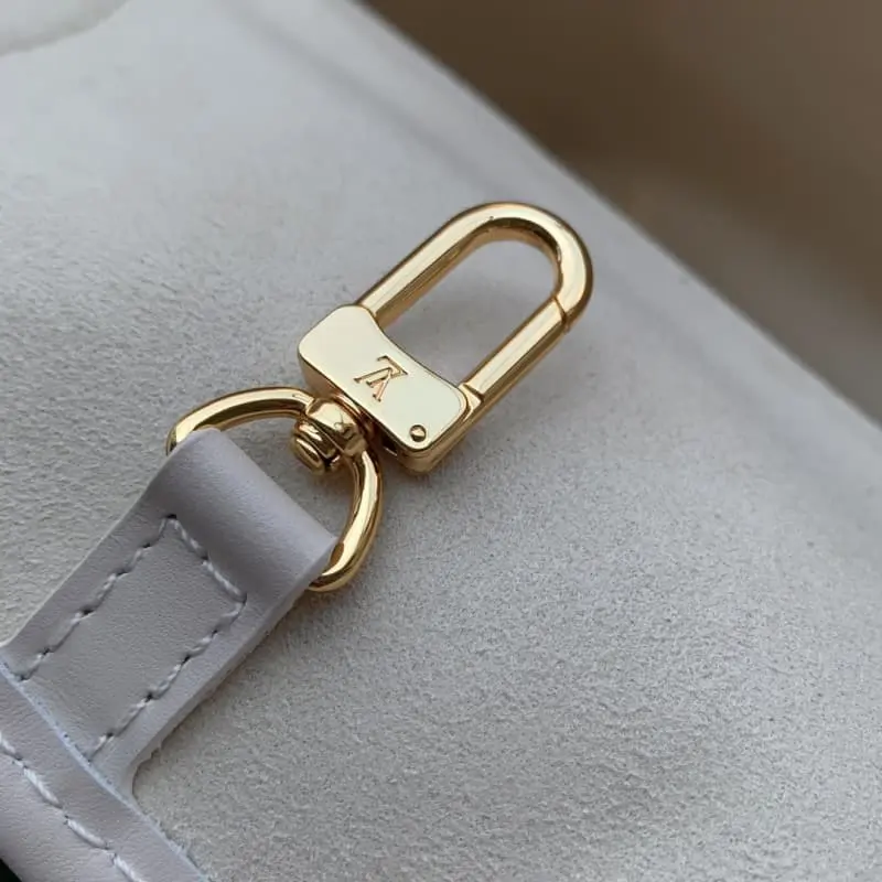 M47080 31x28x14cm High Quality Bags - Image 5