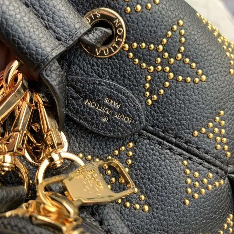 M23392 19x22x14cm High Quality Bags - Image 5