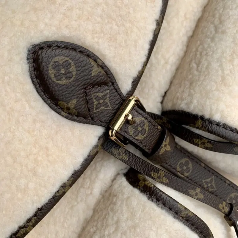 M23384 31x31x17cm High Quality Bags - Image 5