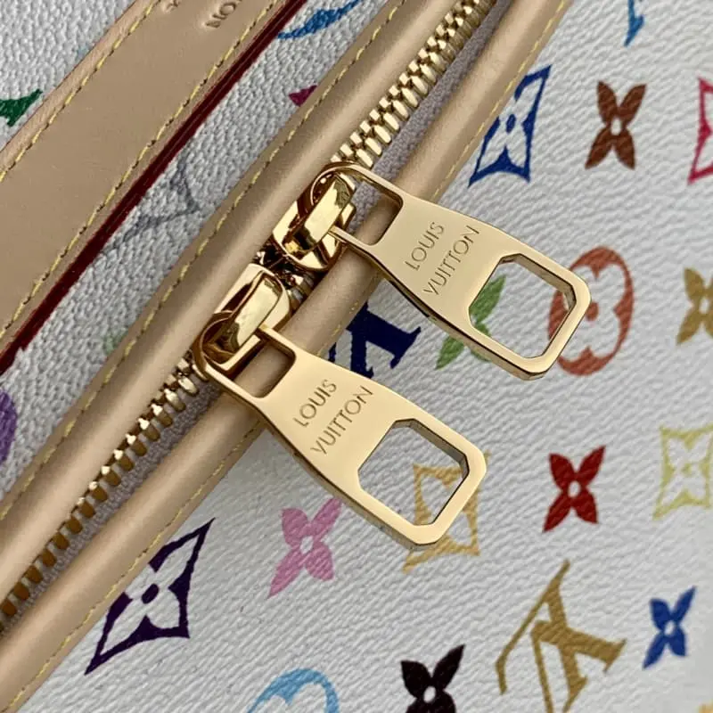 M13741 32x23x44cm High Quality Bags - Image 5