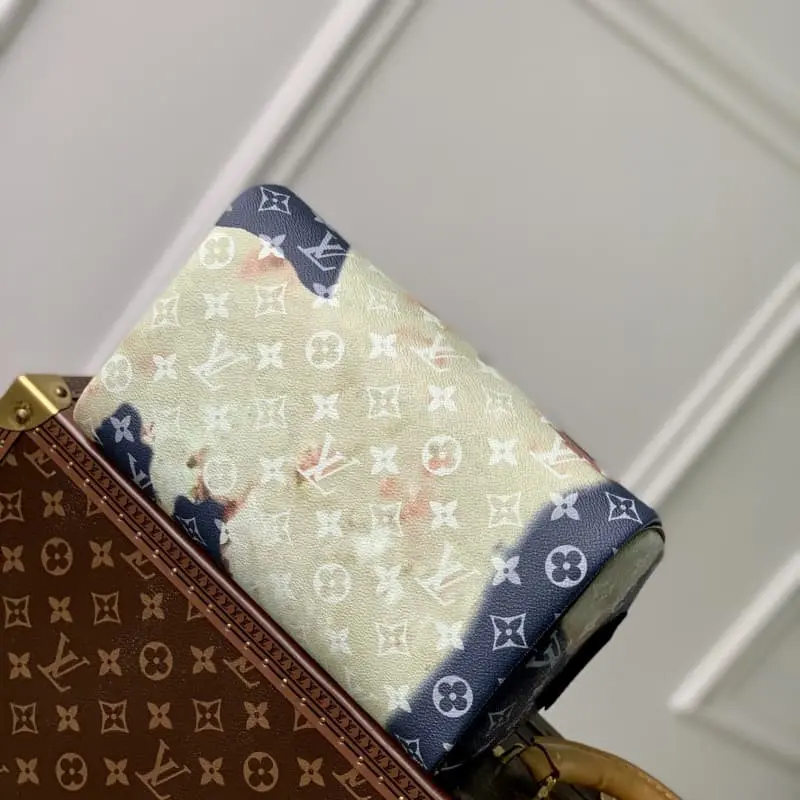 M46696 Flame 28x15x16.5cm High Quality Bags - Image 3