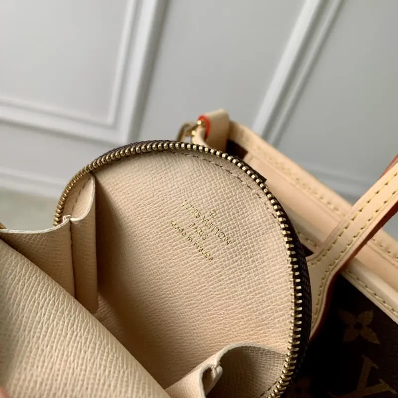 M46705 24x14x9cm High Quality Bags - Image 5