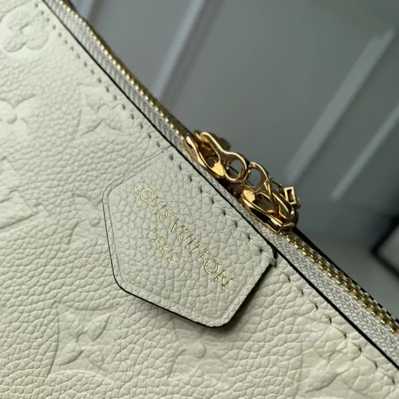 M46609 27x22x10.5cm High Quality Bags - Image 5