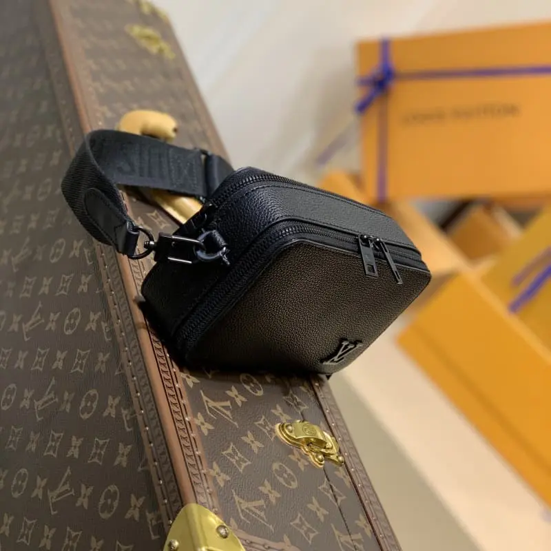 M59161 Black 18.5x11x6.5cm High Quality Bags - Image 4