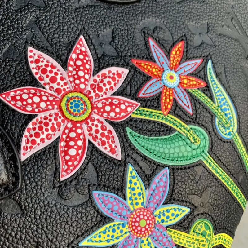 M21732 Black Flowers 25x19x11.5cm High Quality Bags - Image 5