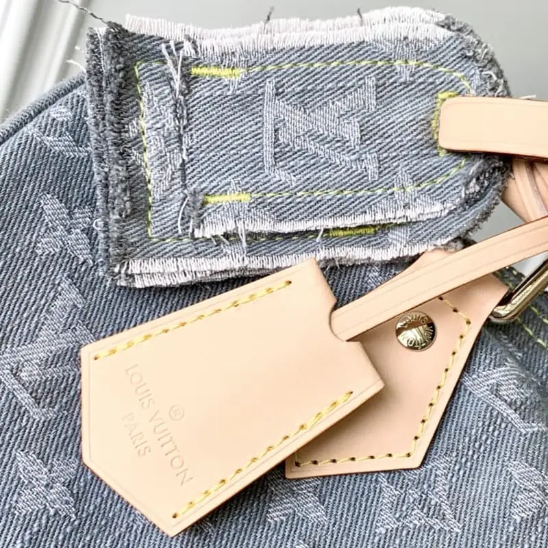 M13344 21x17x30cm High Quality Bags - Image 5