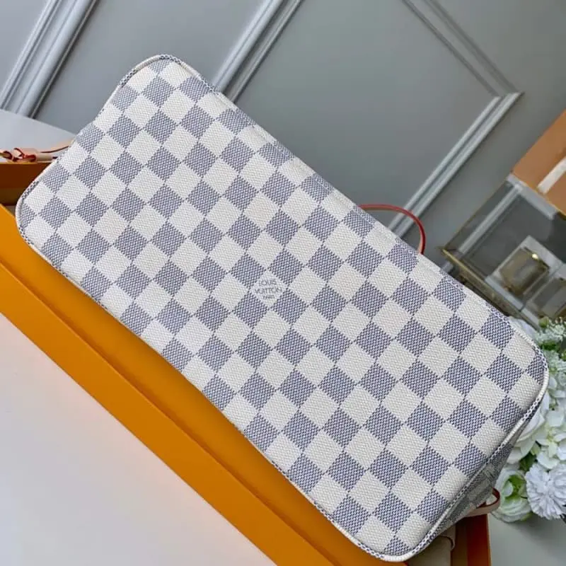 M41605 32x29x17cm High Quality Bags - Image 5