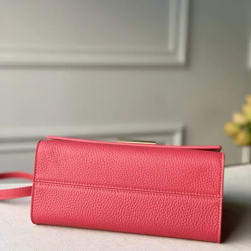 M57096 17x25x11cm High Quality Bags - Image 4