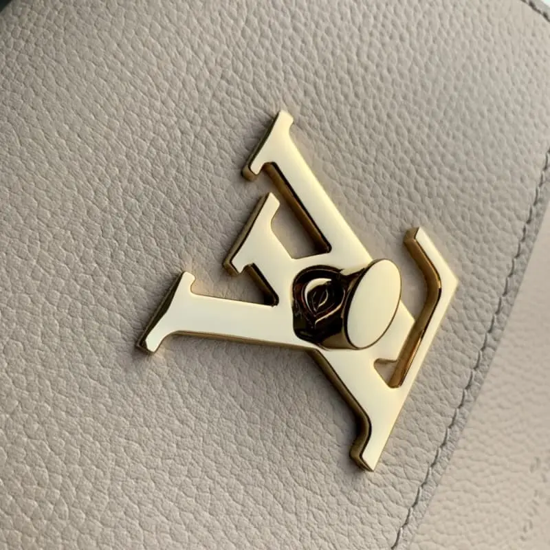 M21088 23x17x10cm High Quality Bags - Image 5