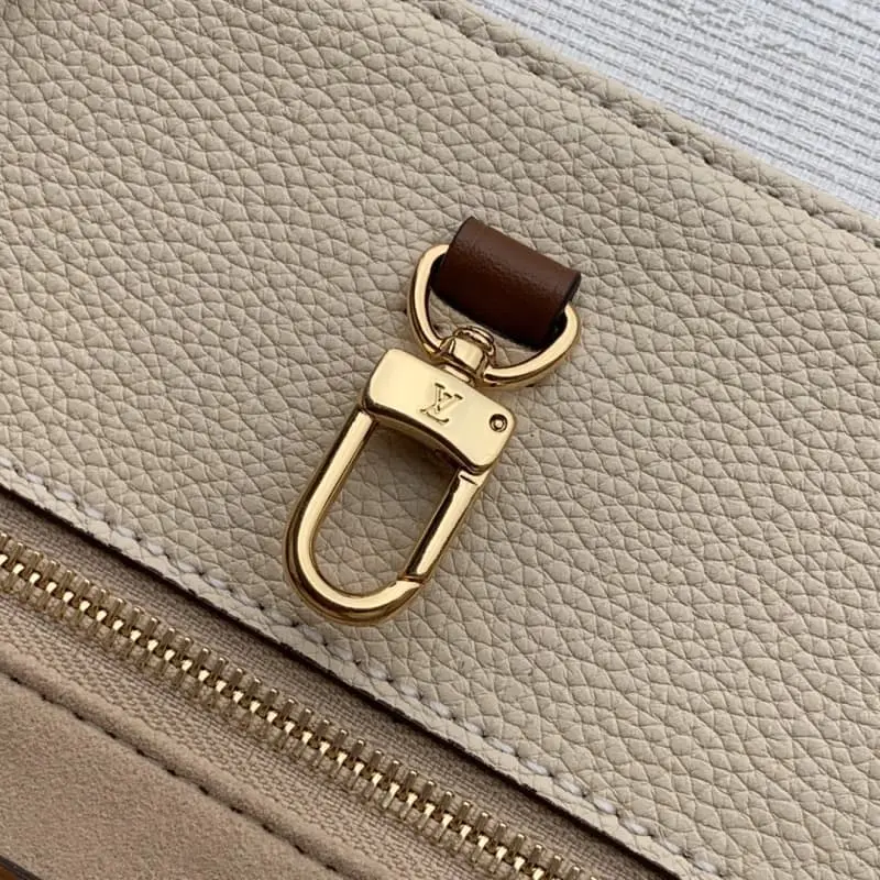 M44921 41x34x19cm High Quality Bags - Image 4