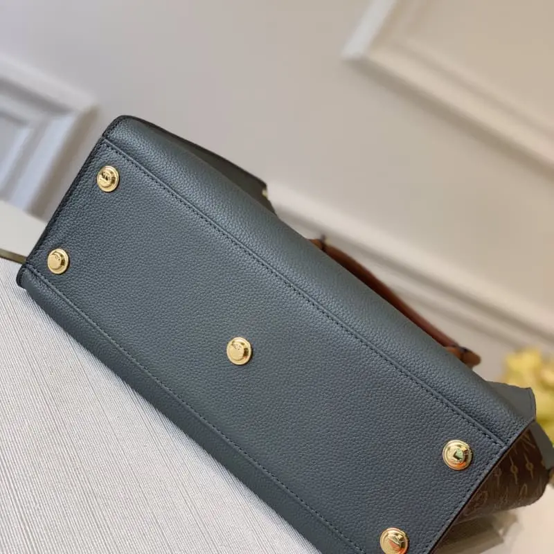 M53826 30.5x24.5x14cm High Quality Bags - Image 4