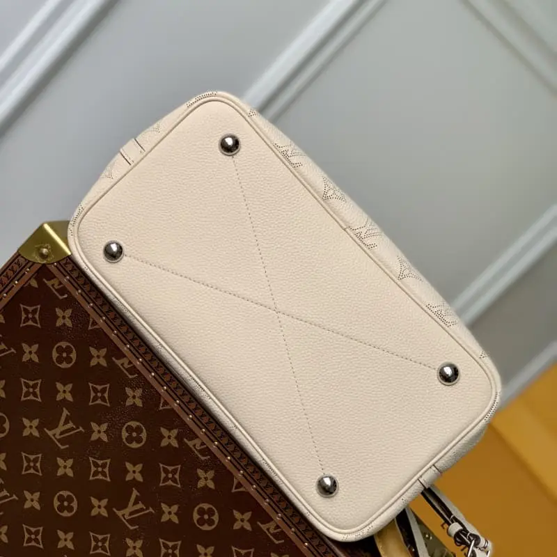 M21850 S1 30x27x16cm High Quality Bags - Image 5