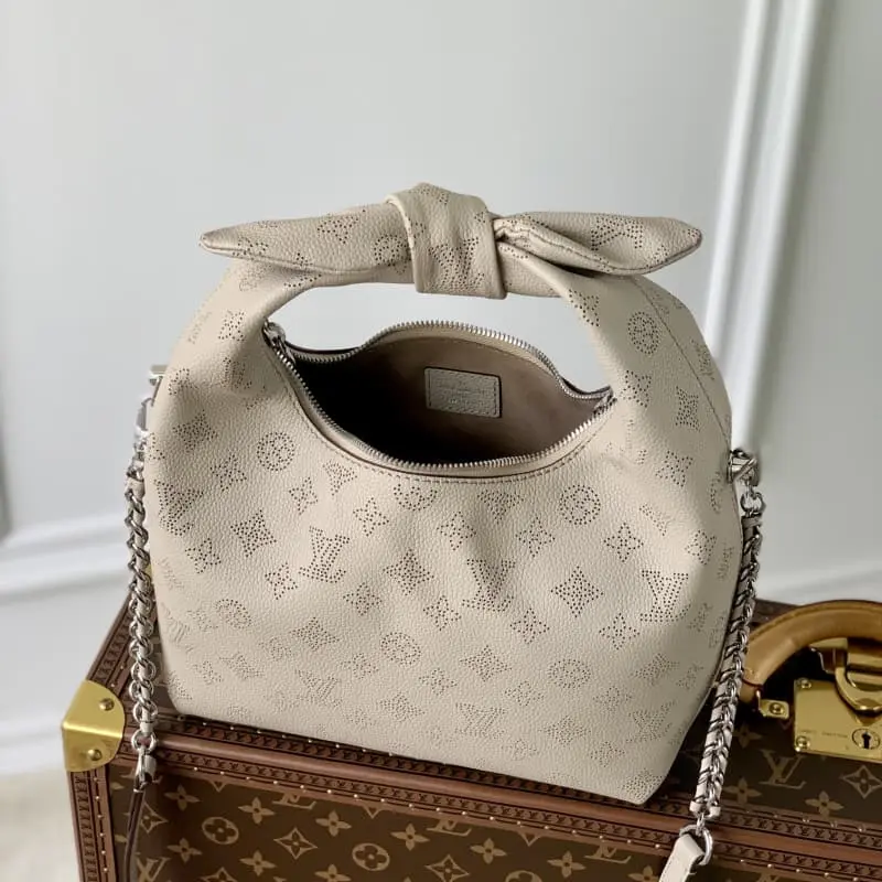 M20701 28x34x12cm High Quality Bags - Image 4