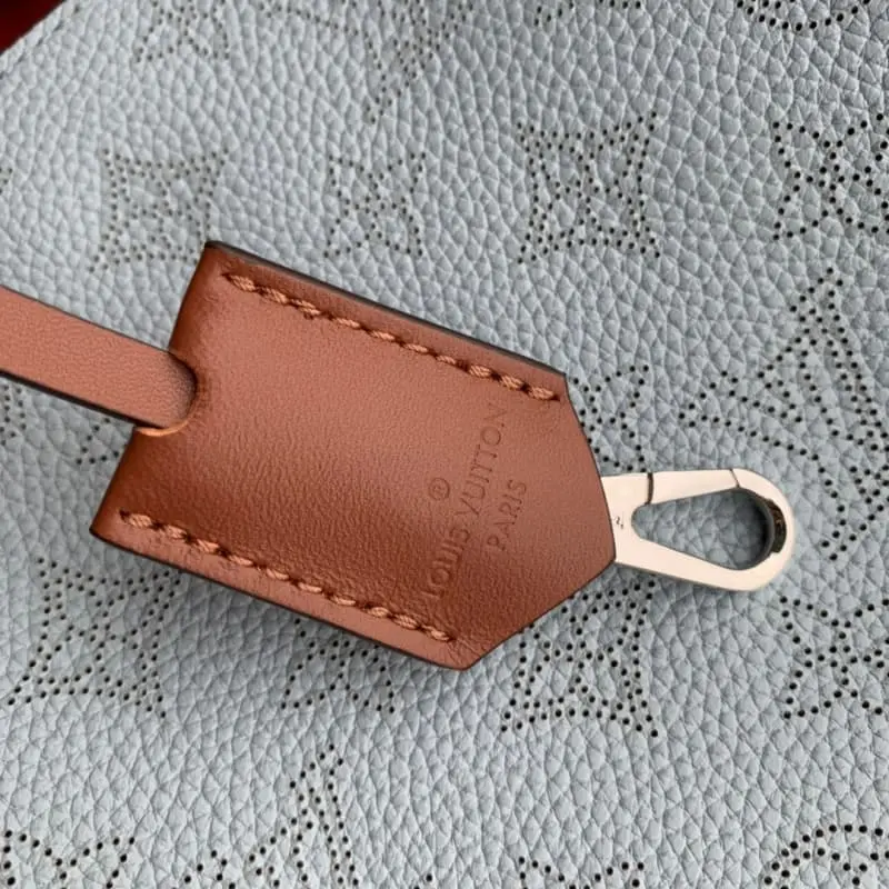 M52975 23x21x13cm High Quality Bags - Image 4