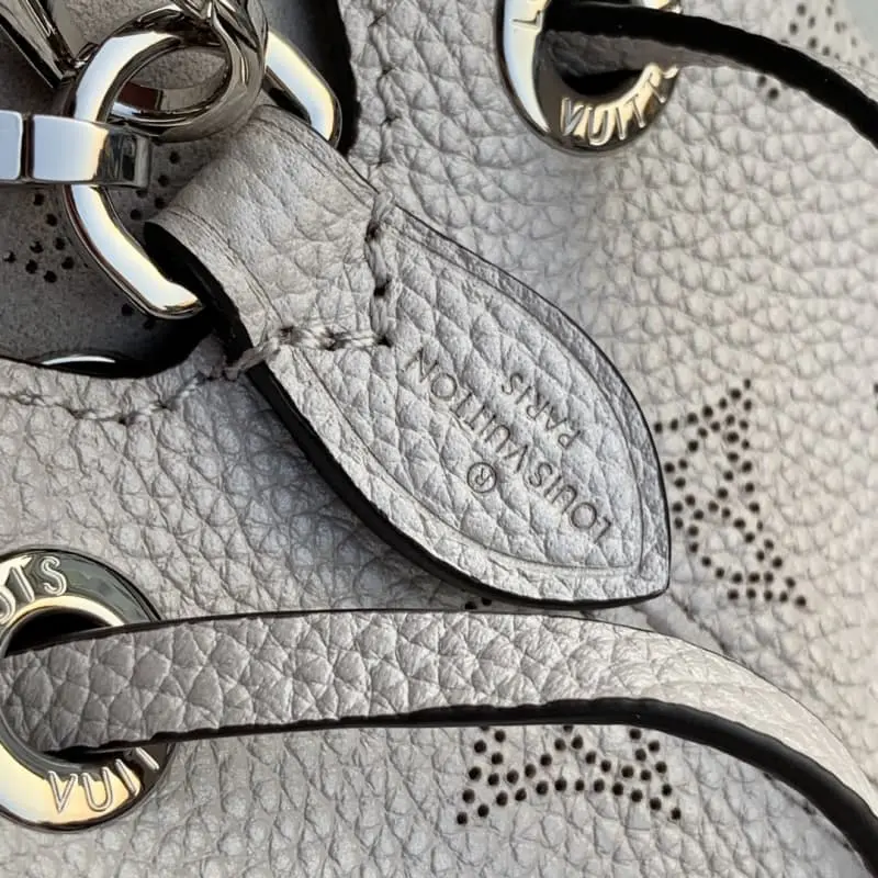 M58791 Grey 19x22x14cm High Quality Bags - Image 4