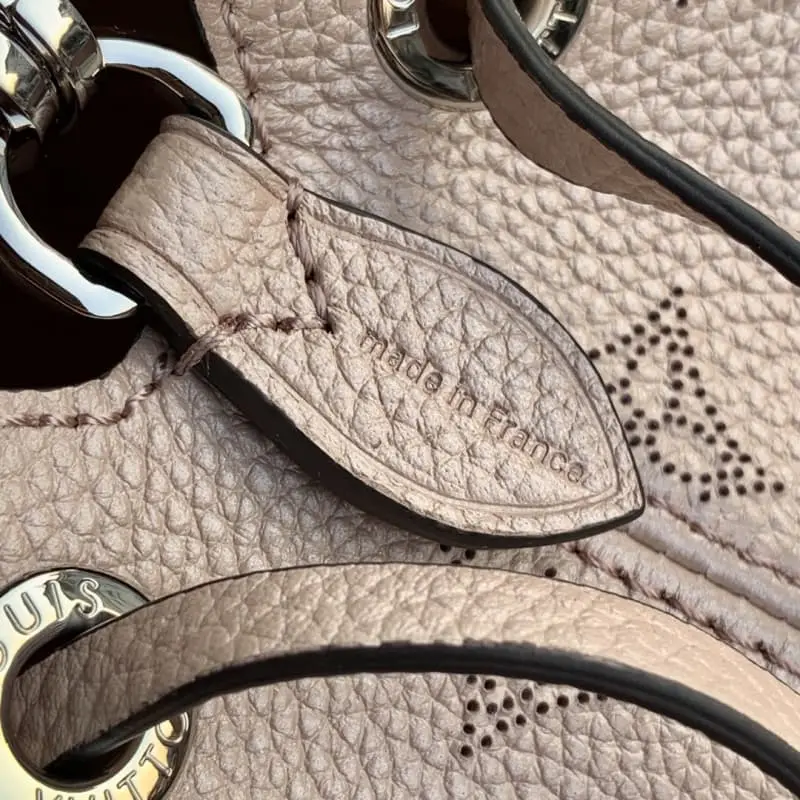 M58792 Shell powder 19x22x14cm High Quality Bags - Image 4