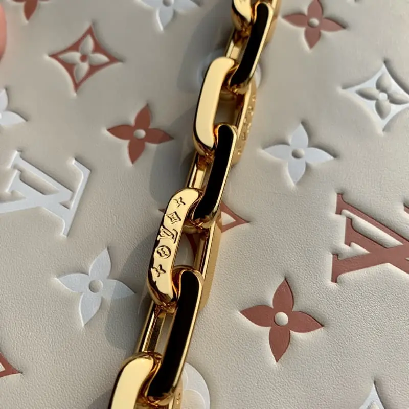 M22398 26x20x12cm High Quality Bags - Image 5