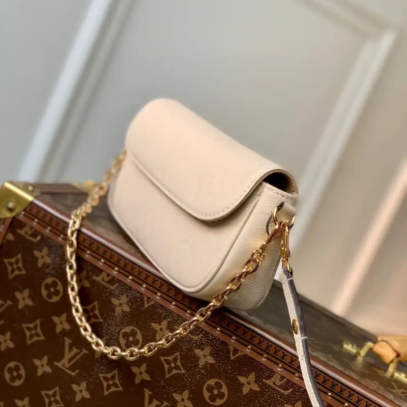 M82210 S1 23.5x12x4.3cm High Quality Bags - Image 5