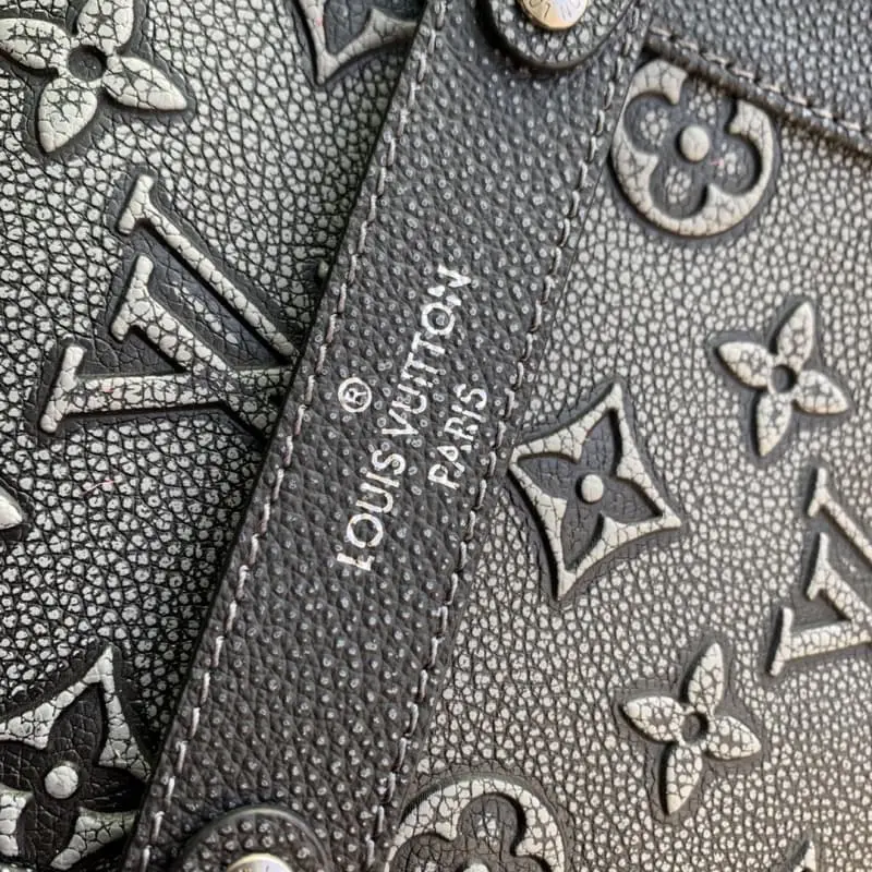 M46403 41x48x13cm High Quality Bags - Image 5