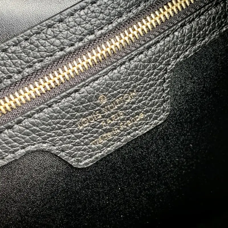 M13667 25x15x18cm High Quality Bags - Image 6