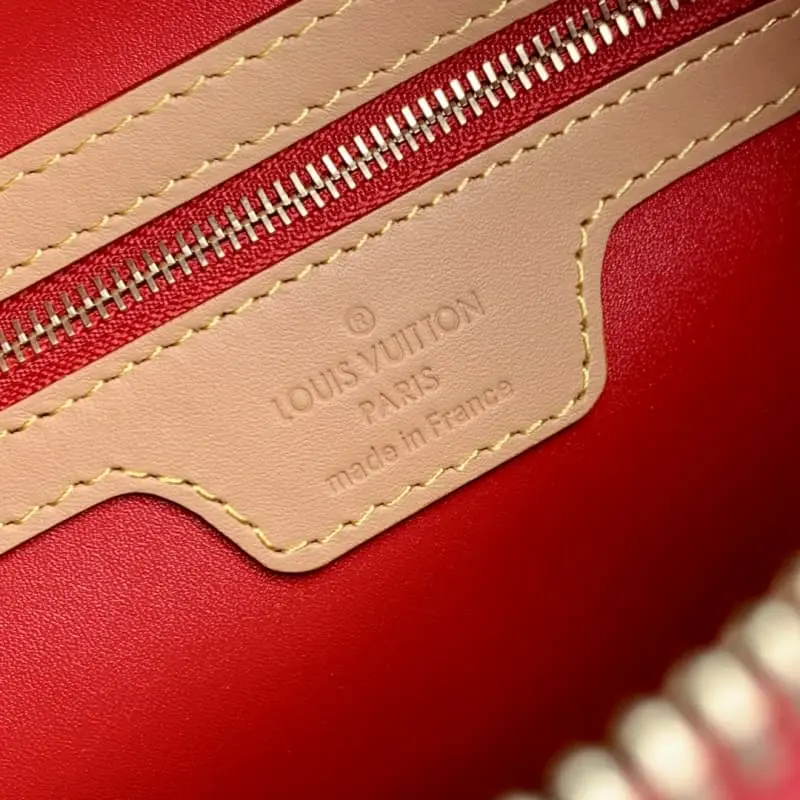 M13667 S1 25x15x18cm High Quality Bags - Image 6