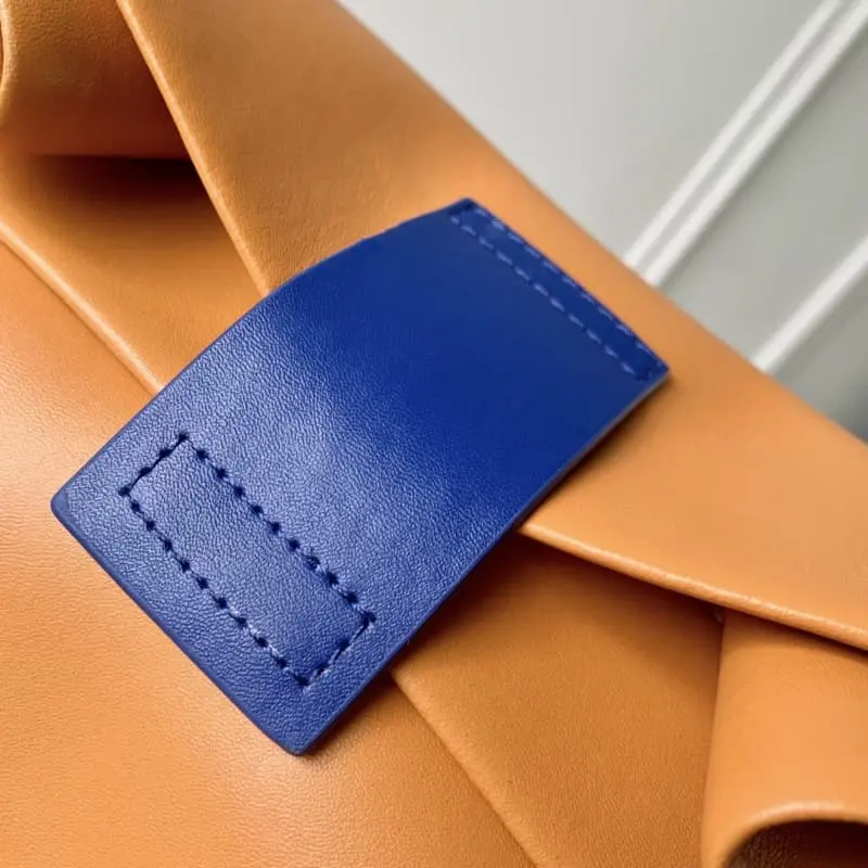 M24578 30x27x17cm High Quality Bags - Image 5