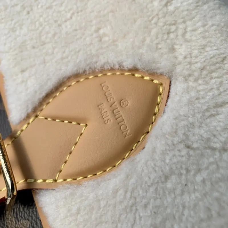 M46317 25x9x15cm High Quality Bags - Image 5