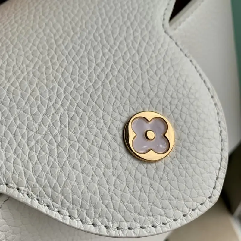 M22122 White 27x18x9cm High Quality Bags - Image 6