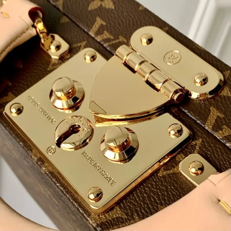 M20076 Red 34x26x10cm High Quality Bags - Image 5