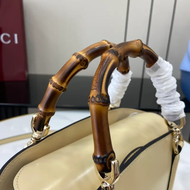 805832 CM 1 High-Quality Bags - Image 7