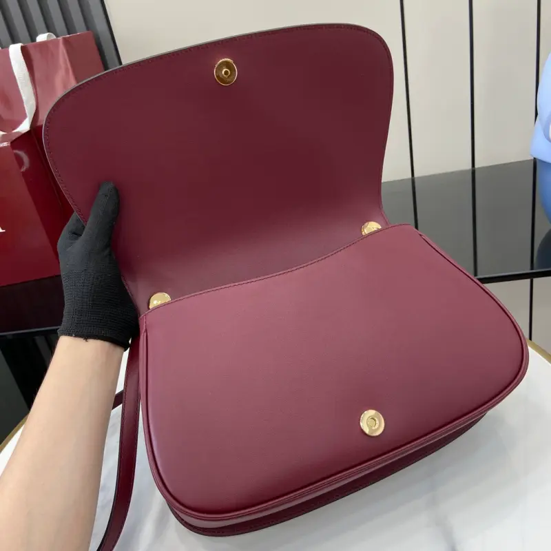 815716 CM 2 High-Quality Bags - Image 7