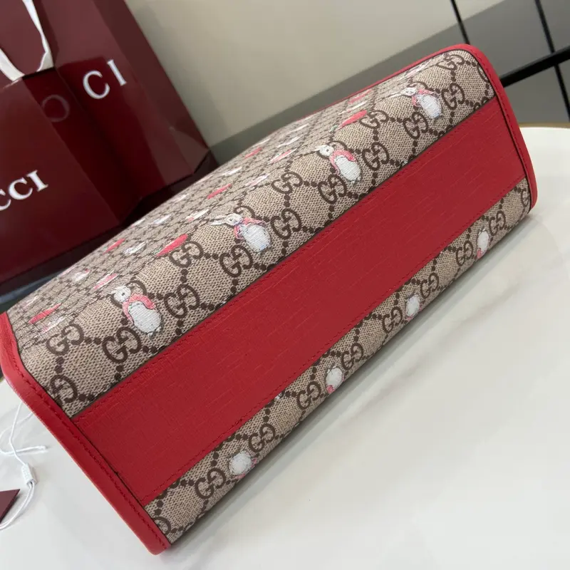 605614 CM 3 High-Quality Bags - Image 5