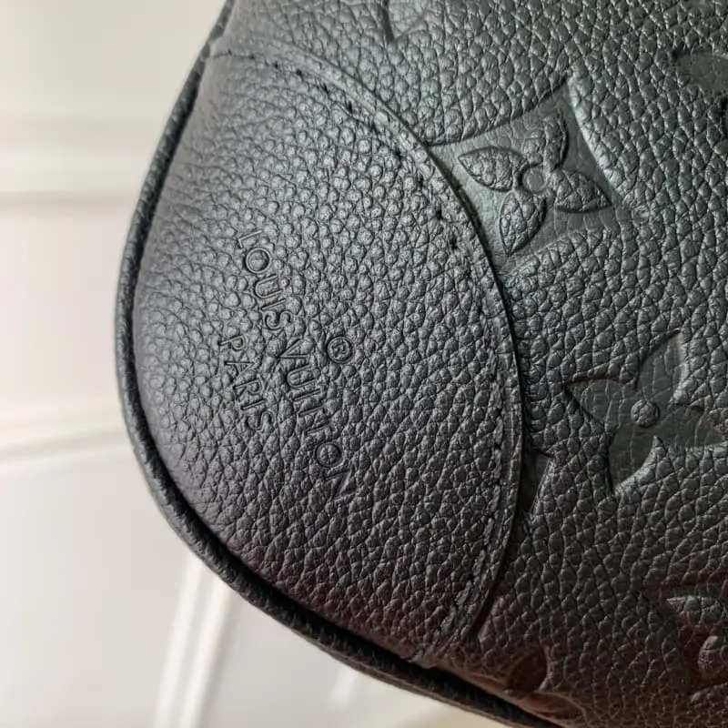 M12930 Black 16x9.5x29cm High Quality Bags - Image 5