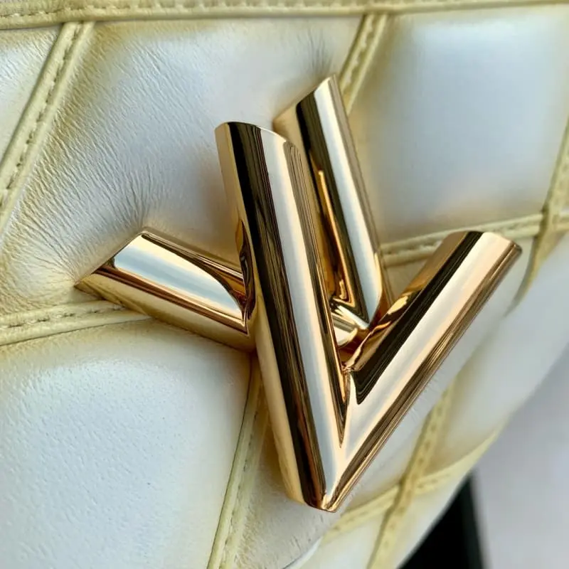 M12338 Light yellow 14x9x20cm High Quality Bags - Image 5