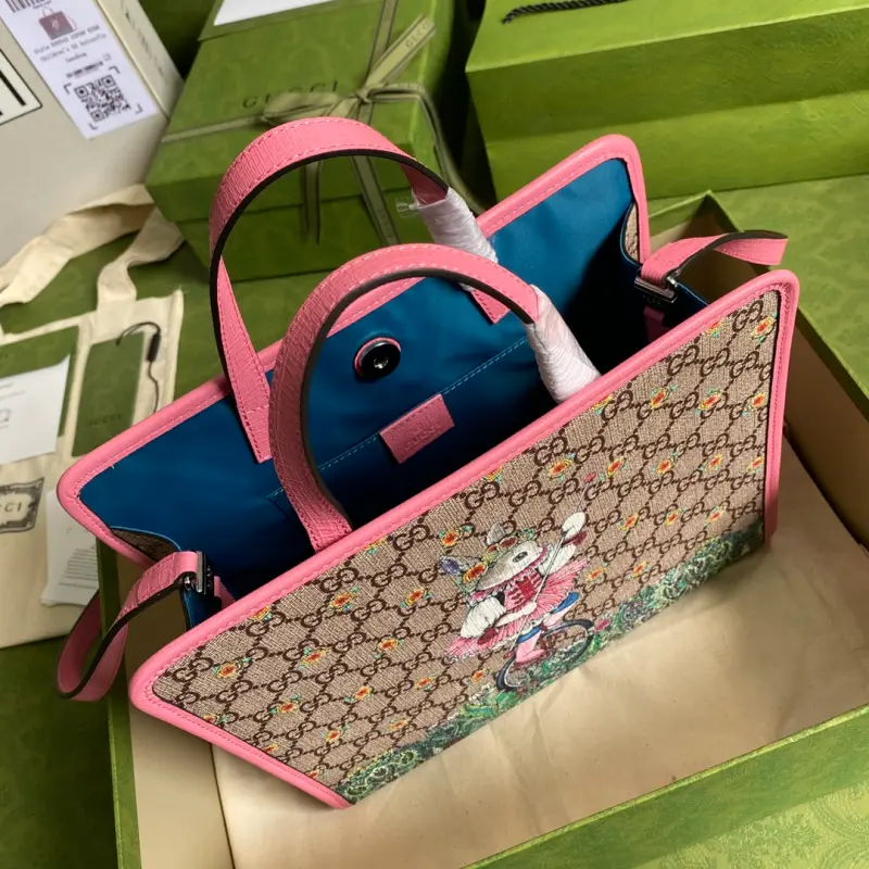 630542 CM 4 High-Quality Bags - Image 5