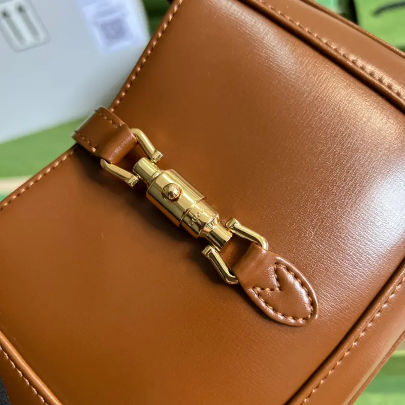 637091 CM 6 High-Quality Bags - Image 5